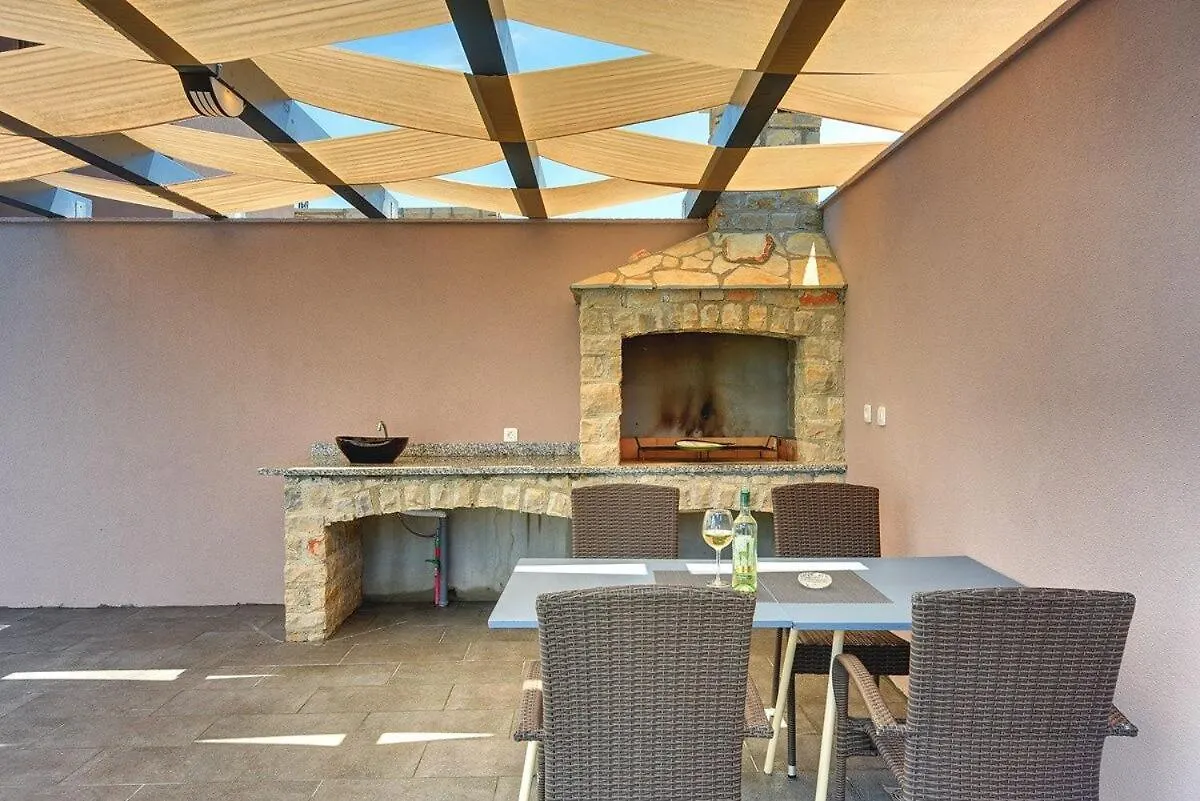Villa Christine Valbandon Holiday home