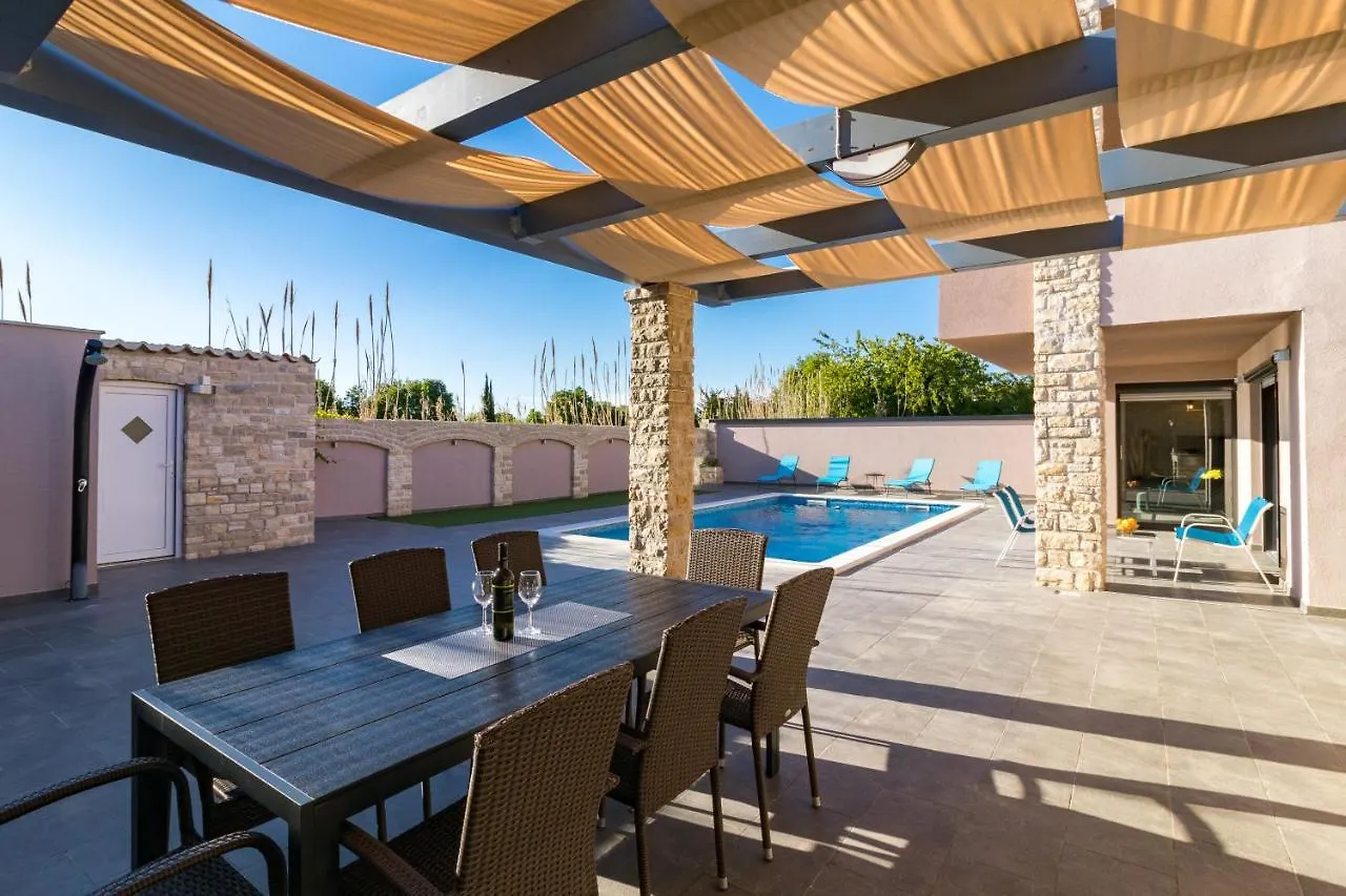 Villa Christine Valbandon Holiday home