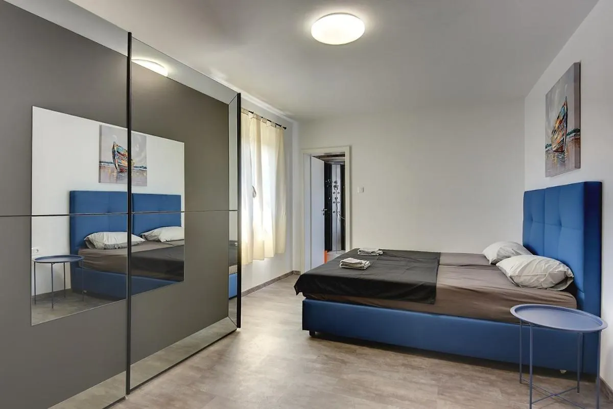 Villa Christine Valbandon 0*,  Croatia