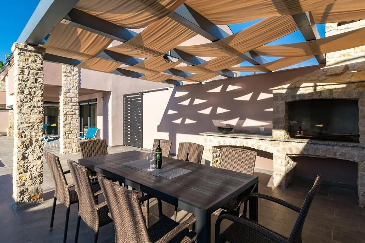 Villa Christine Valbandon Croatia