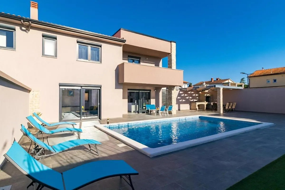 Villa Christine Valbandon 0*,  Croatia
