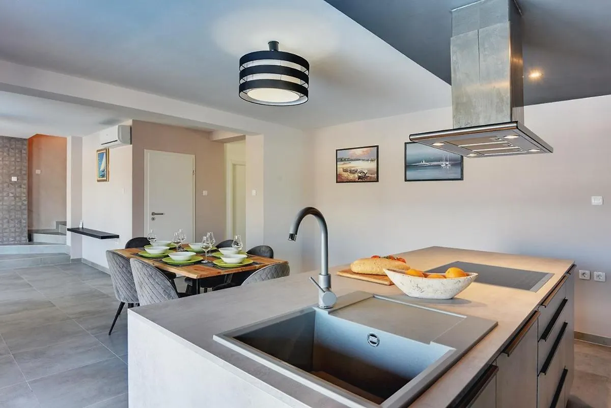 Villa Christine Valbandon Holiday home