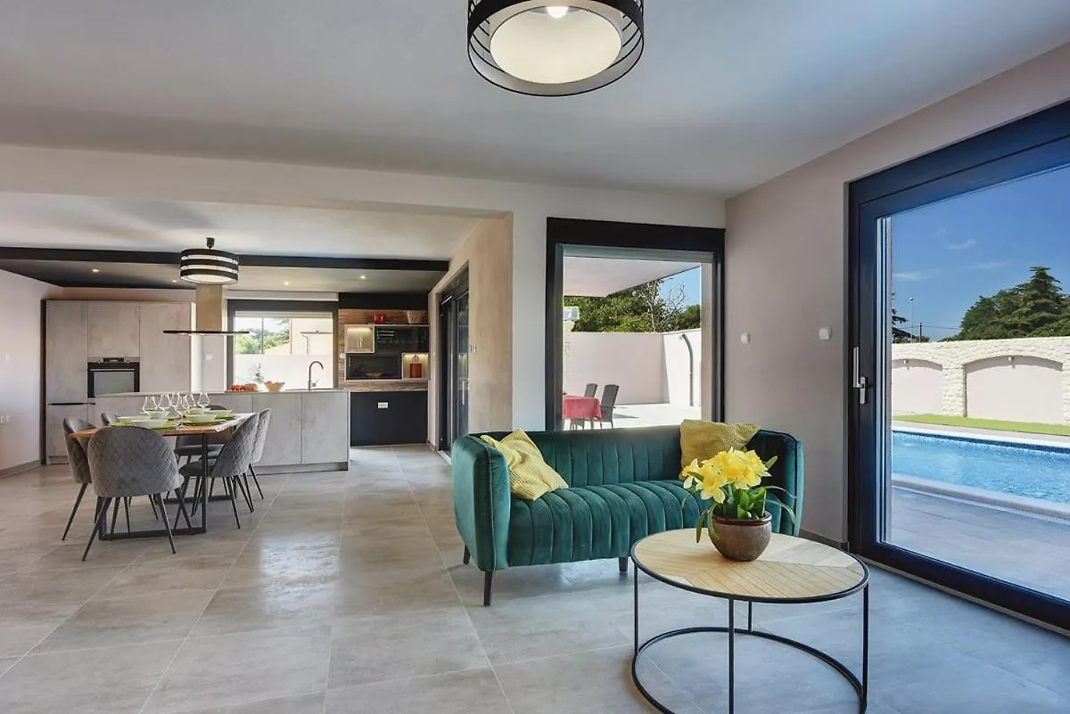 Villa Christine Valbandon Holiday home