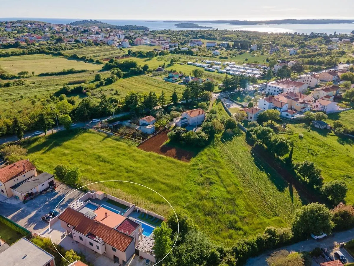 Holiday home Villa Christine Valbandon
